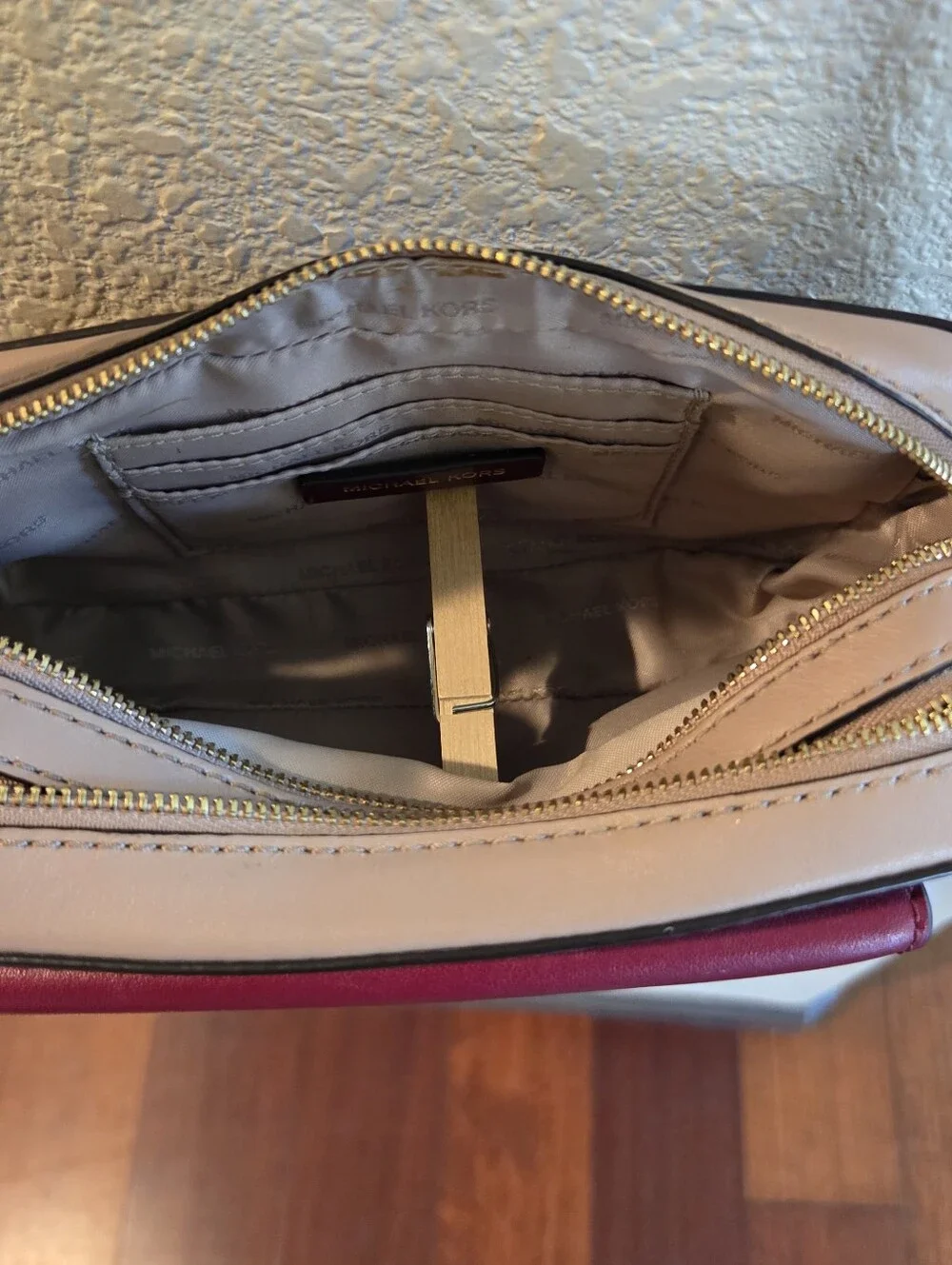 Michael Kors crossbodies sm pocket camera bag